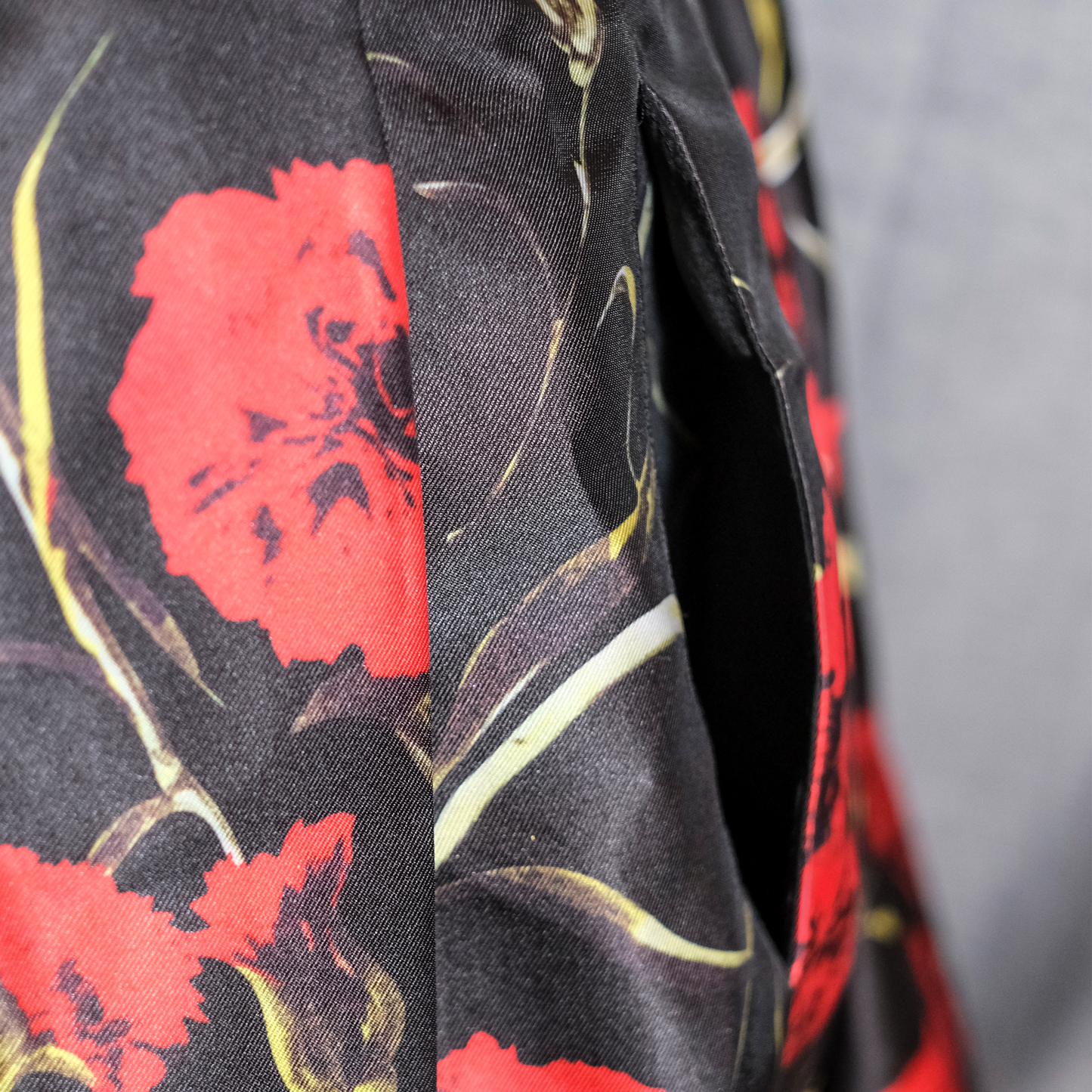 Pre-owned Ark & Co. Rose Print Satin Evening Skirt - Size LG