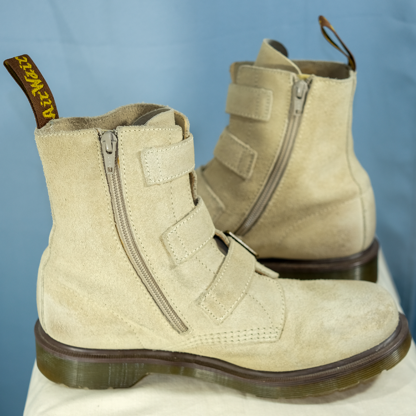 Dr. Martens "Blake" Beige Suede Air Walk Boots - Size 9L - Pre-owned